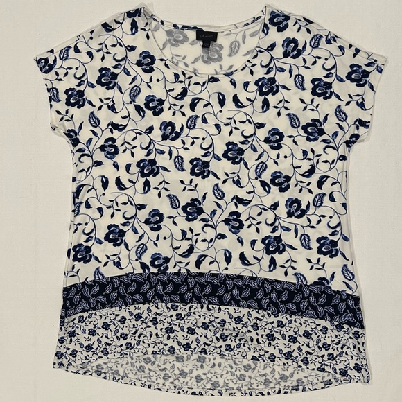 J. Jill Tops - J. Jill Wearever Collection Blue White Floral Top Short Sleeves Size M